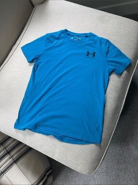 Boys Blue Under Armour Tee size YMD